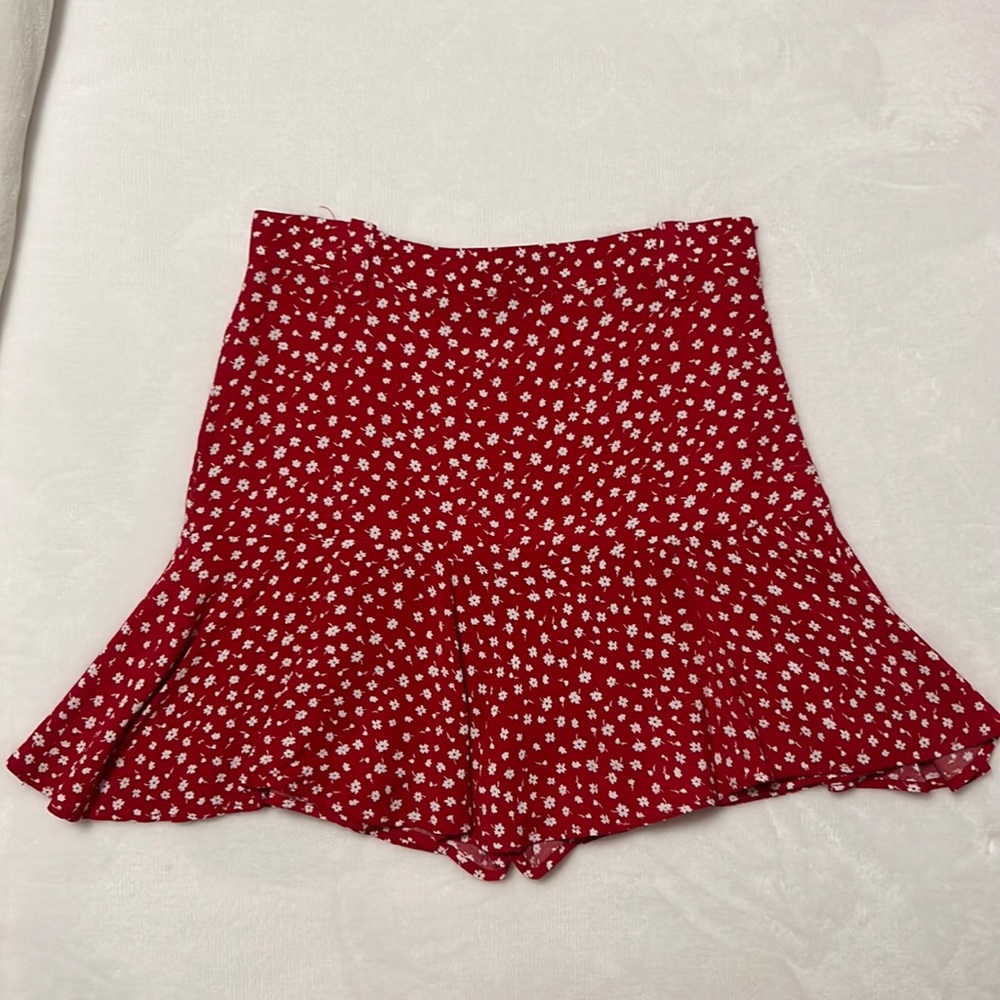 Zara red flower print skort extra small